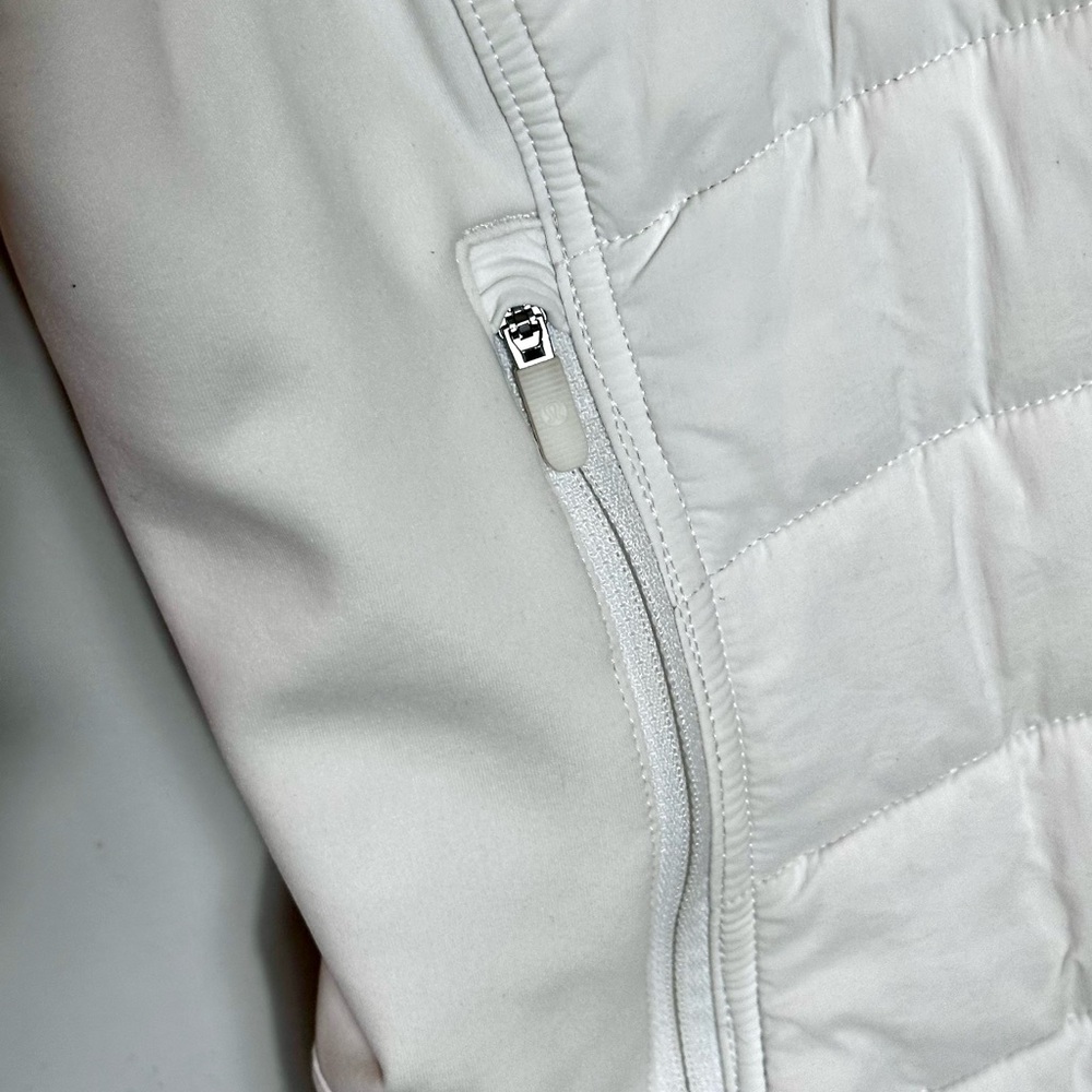 Lululemon Extra Mile White Hooded Vest - Picture 5 of 7
